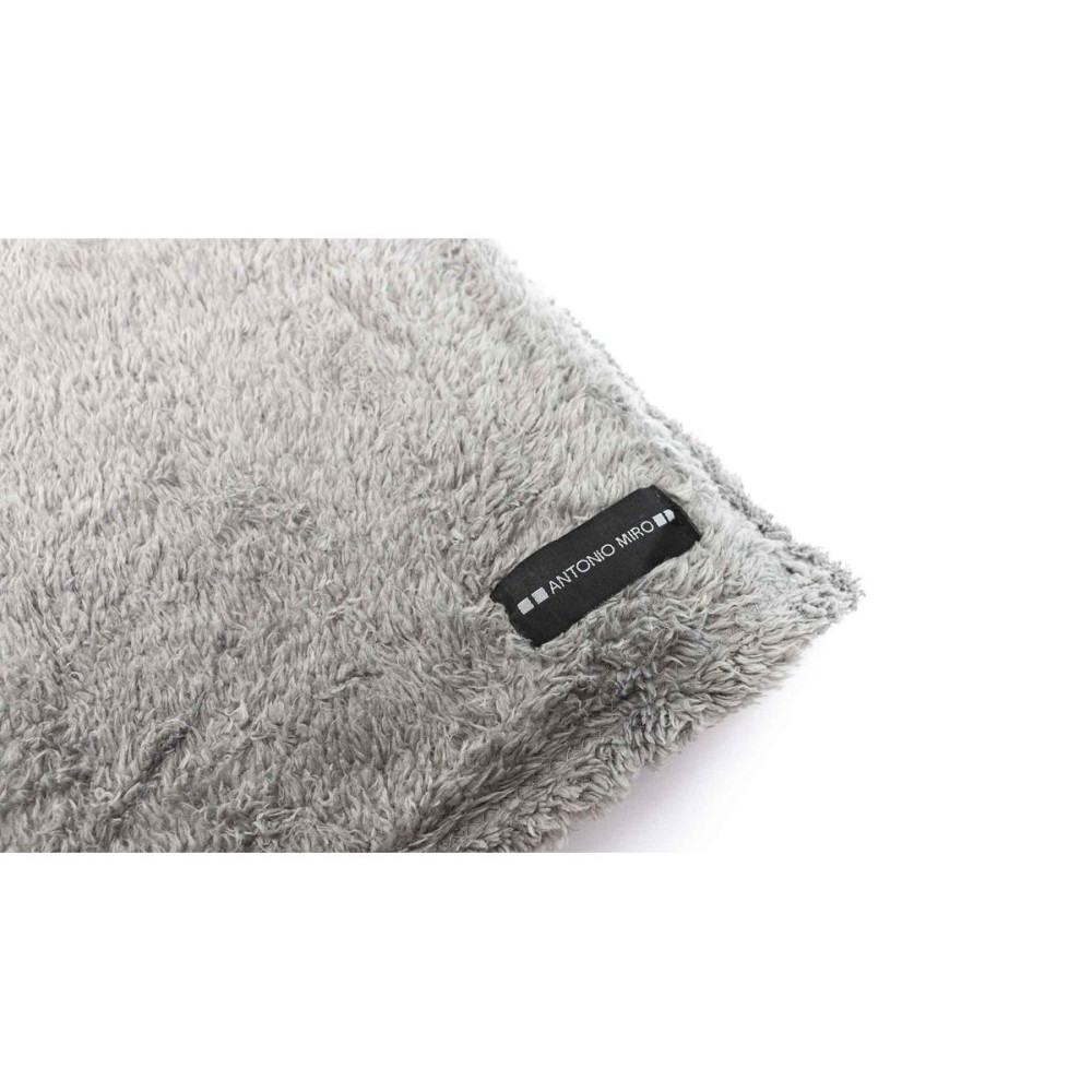 KIRA - Blanket