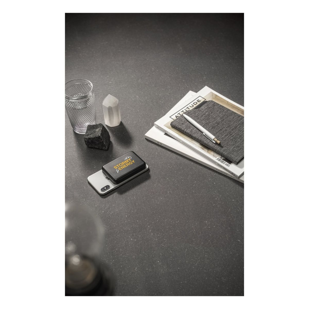 AMPERE 10 - 10.000 mAh magnetic power bank with 15W superfast wireless charger in recycled ABS (100% rABS)